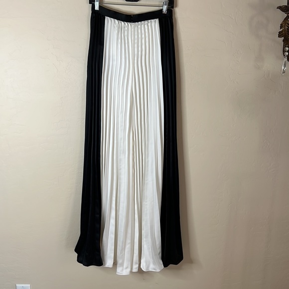 NWT Self-Portrait Accordion Pleated Pants - Picture 4 of 7